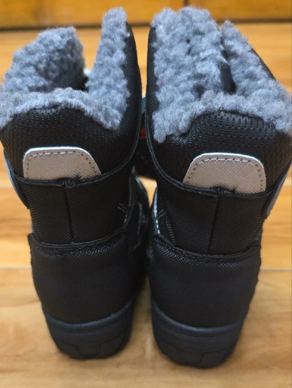 NEW Totes Tayton Waterproof Insulated Flat Heel Winter Outdoor Boots Sz 7T